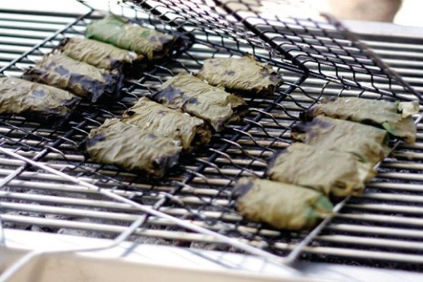 SARDINES GRILLÉS AUX FEUILLES DE VIGNE